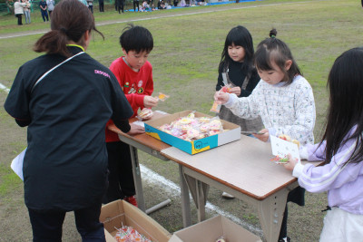 おやつをどうぞ