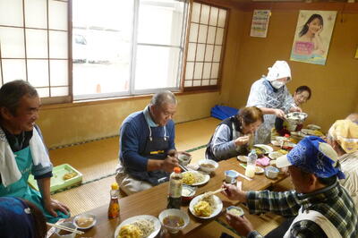 出来立て蕎麦は美味しかったです。